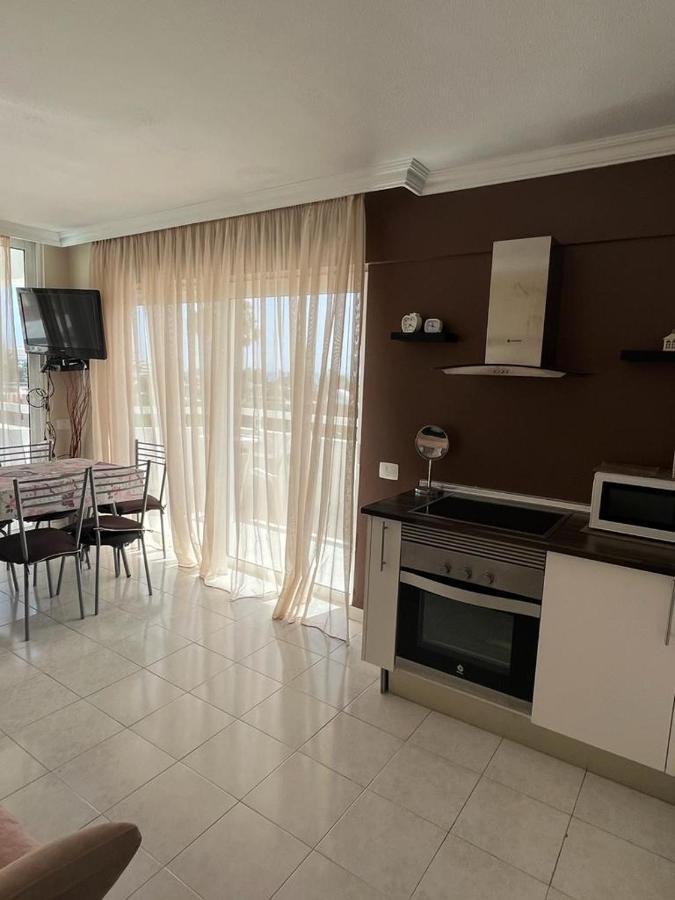 Cozy Apartment Near The Beach Playa de las Americas (Tenerife) Exterior photo
